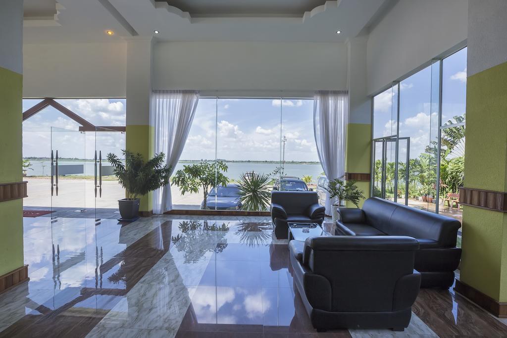 High Sky Hotel Phnom Penh Exterior photo